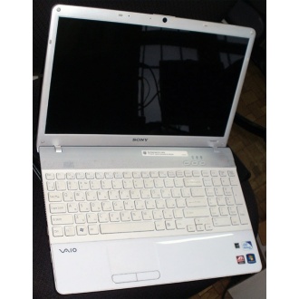 Ноутбук Sony Vaio VPCEB3E1R (Intel Pentium P6100 (2x2.0Ghz) /4096Mb DDR3 /320Gb /Radeon HD5470 /15.5" TFT 1366x768) - Миасс